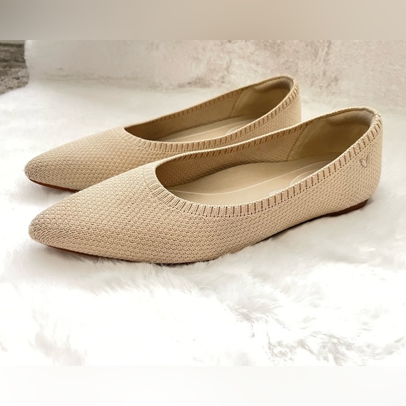 VIVAIA Aria Pointed-Toe Ballet Flats Ivory Water Repellent Womens Size 37.5 - Picture 1 of 9